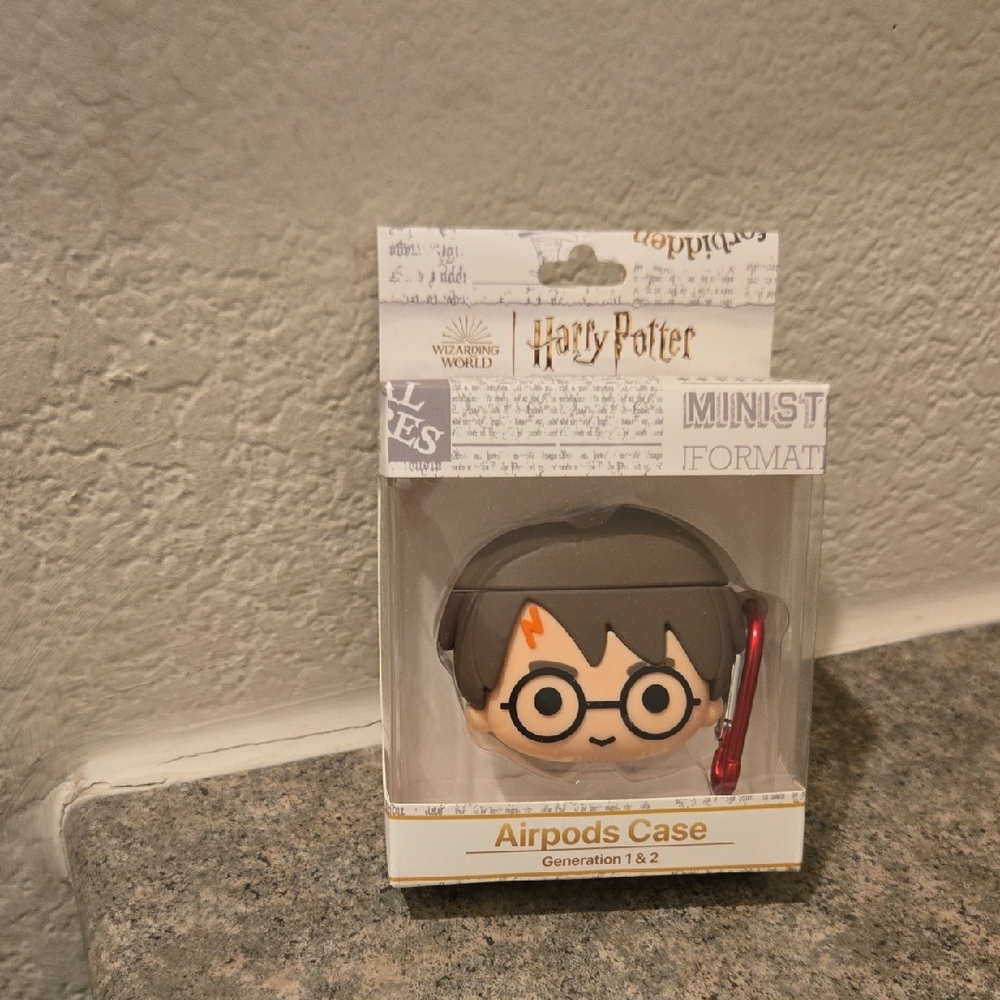 Harry Potter Collectible Accessory Black and Red Ear Pod Case New